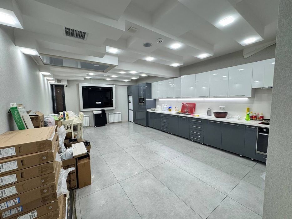 Нежилое помещение на Ц-1 324квм