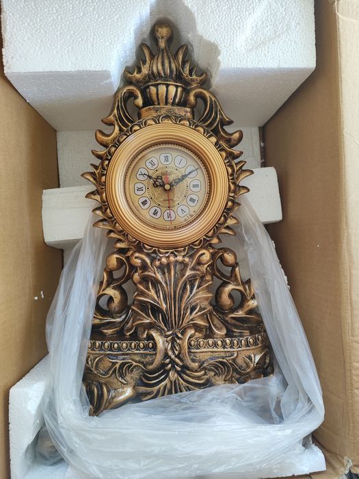 Часы настенные декоративные.