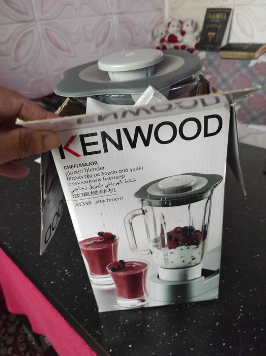 Мощен планетарен миксер Kenwood Titan