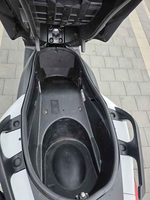 Yamaha X-Max (YP400RA)