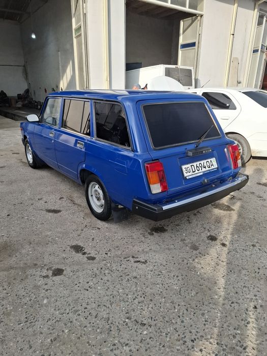 Vaz 2104 sotiladi