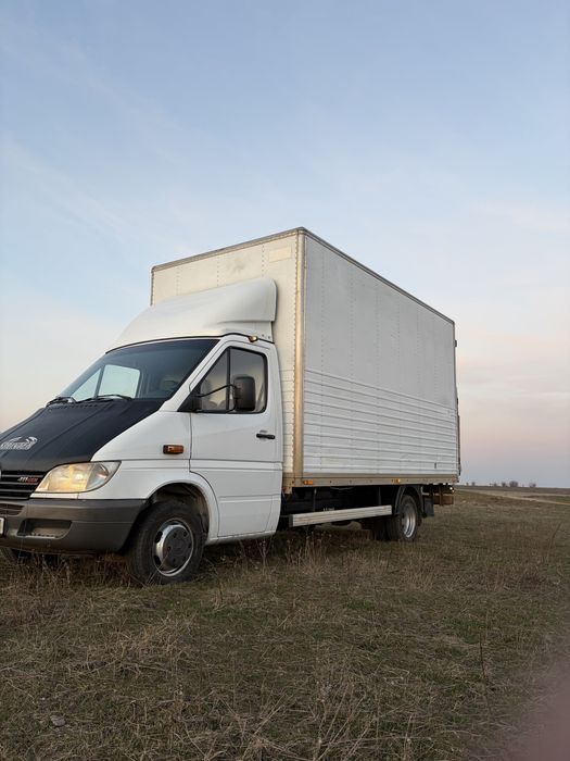 Mercedes sprinter cu lift