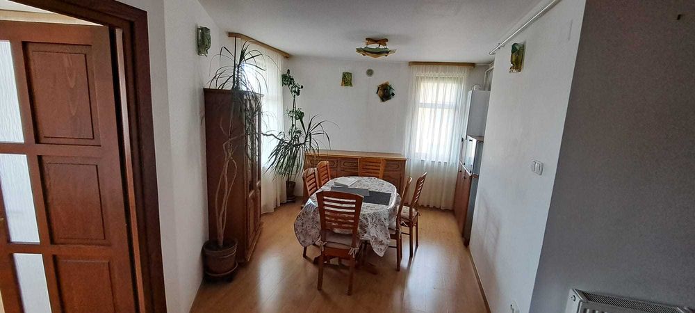 vanzare apartament 3 camere 57mp + garaj + parcare, pe Vulturului-Baciu