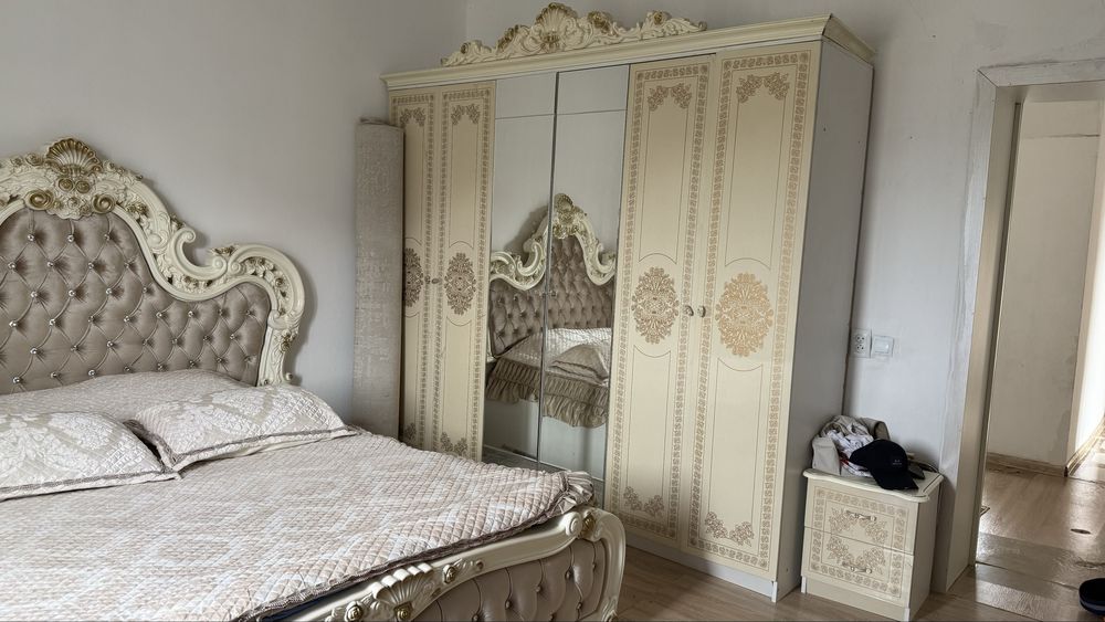 Спальный гарнитур сатылады