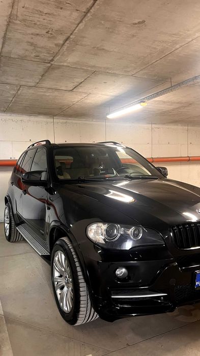 Продавам  си личният автомобил BMW X5 E70