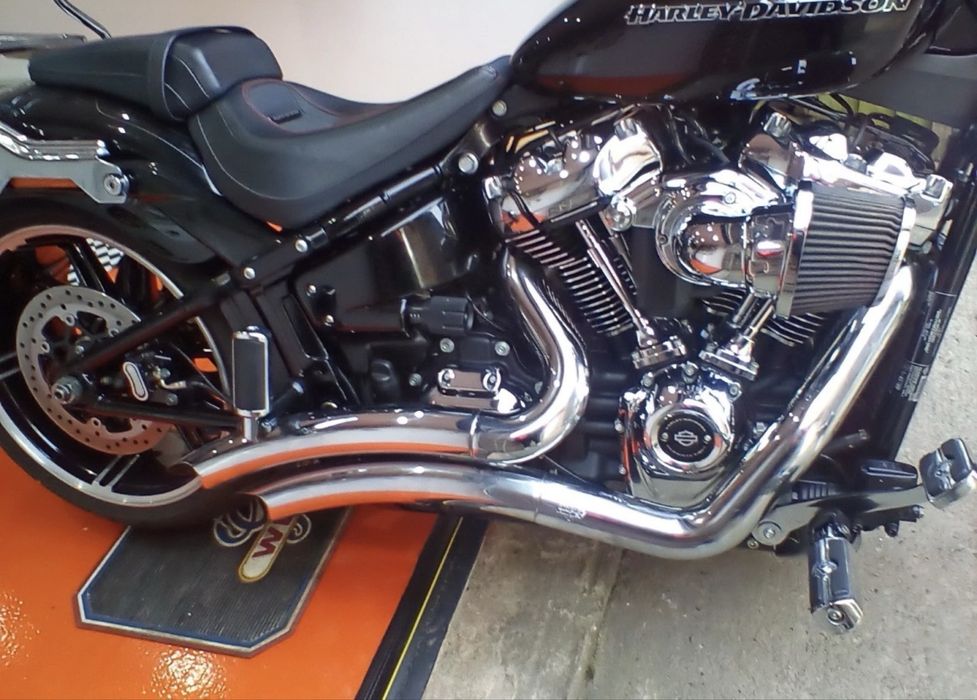 vance&hines breakout M8