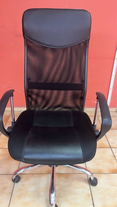 Офис Стол черен цвят