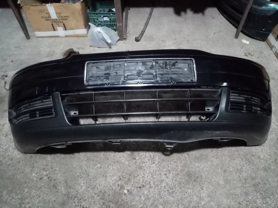 Бампер передний на Фольксваген Тоуран 2010г.в