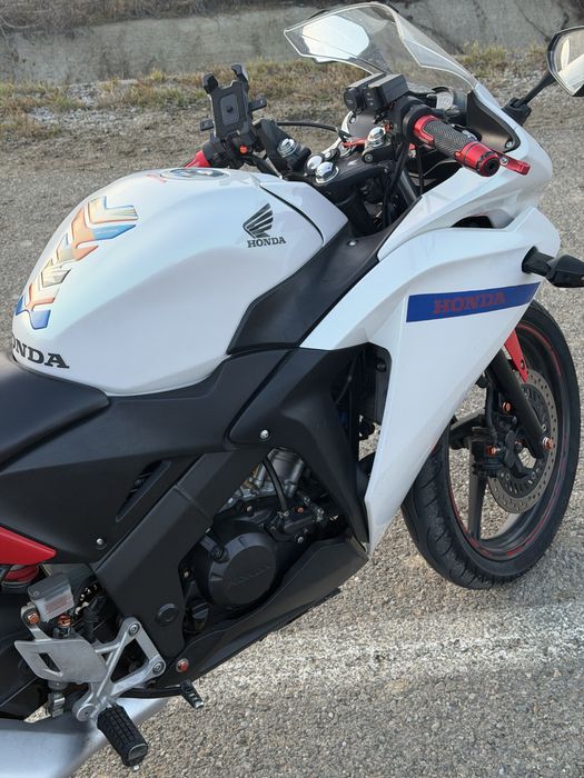 Honda CBR125R 2015