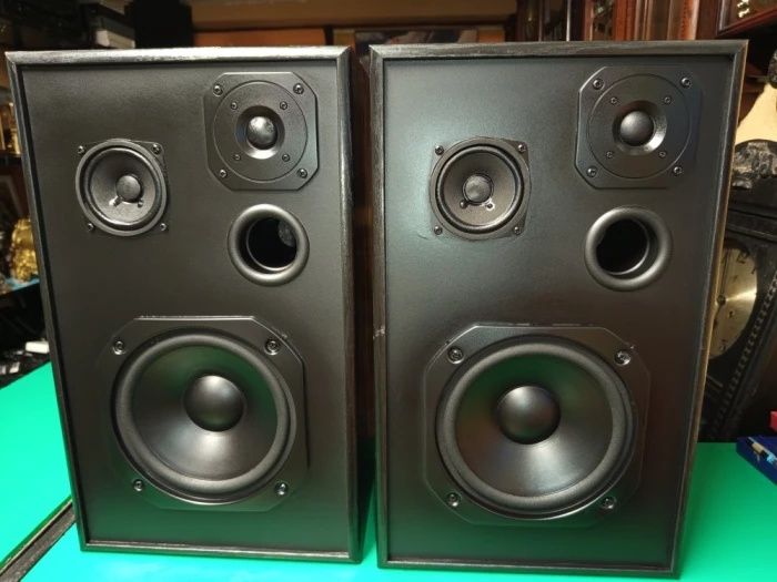 Set 2 boxe 3 cai Life L8998 Putere nominala 90w Putere muzicala 14