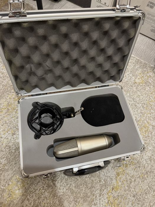 Микрофон Behringer