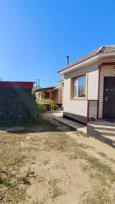 Продам 2 дома во 1 дворе