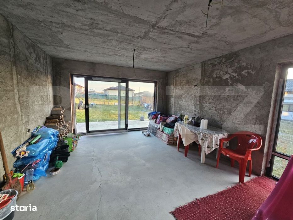 Casa la rosu, P+M, 120 mpu, teren 800 mp, zona Simnicu de sus
