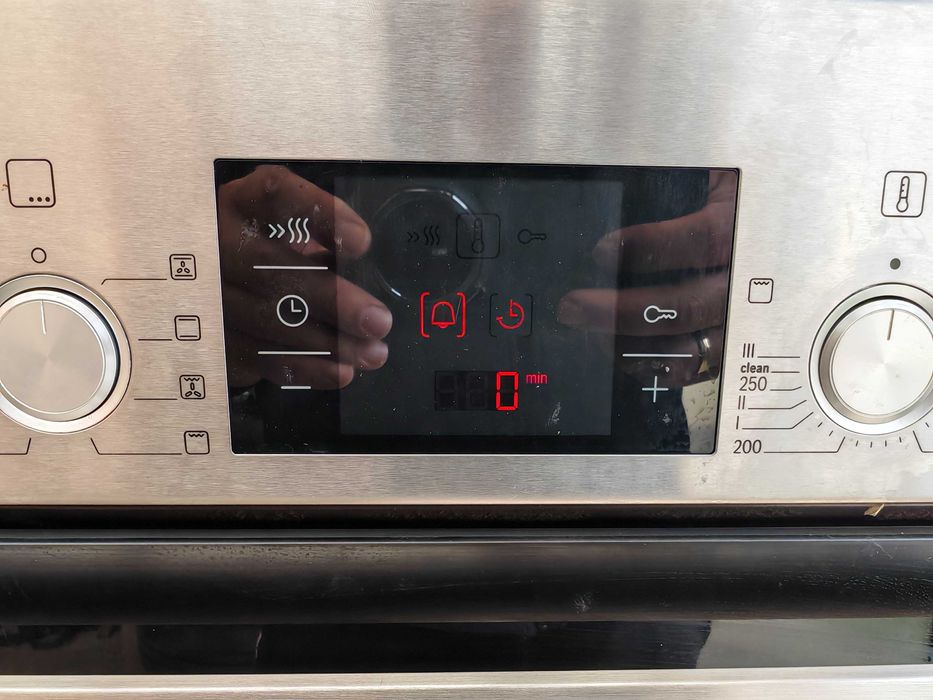 Фурна за вграждане Bosch (60 см)