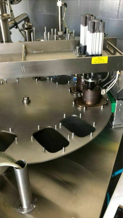 ПРОДАЁТСЯ  Упаковичны Фвсовичны Тара плостикивы апарат 12 500d