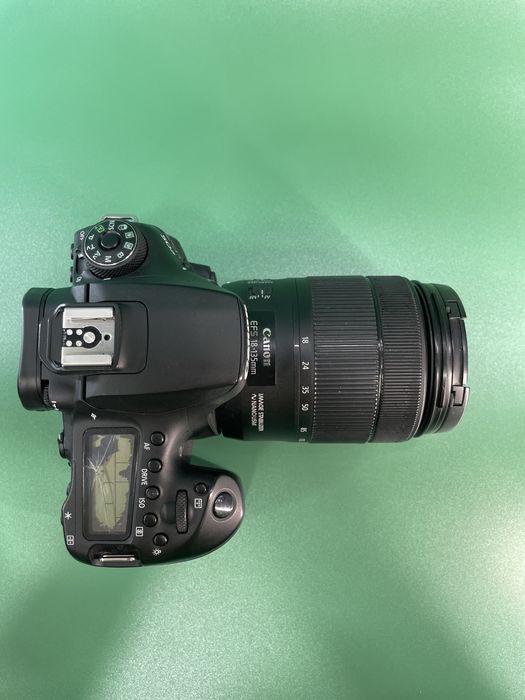 Canon 90D sotiladi 18-135mm obektiv bilan