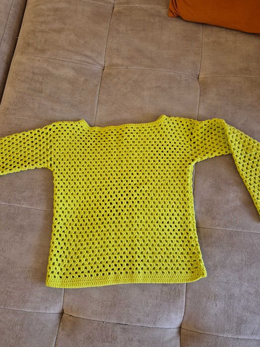 Вязаная кофточка для девочки