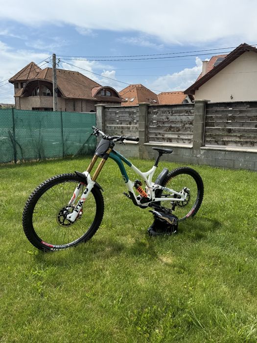 Se vinde urgent Commencal Supreme V4 Signature 2021