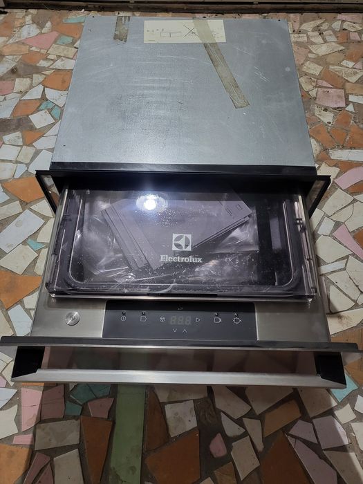 Вакуумный упаковщик Electrolux EVD29900AX производства Португалии
