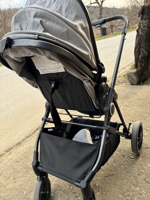 Продавам бебешка количка Chipolino Aura – Сива