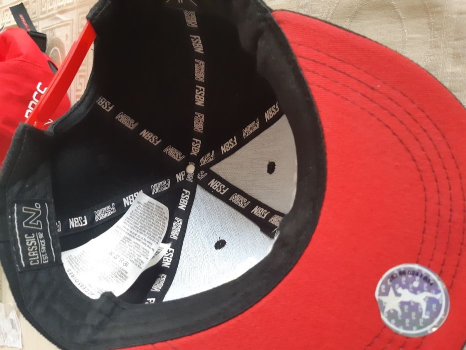 Cropp, Шапки с козирка