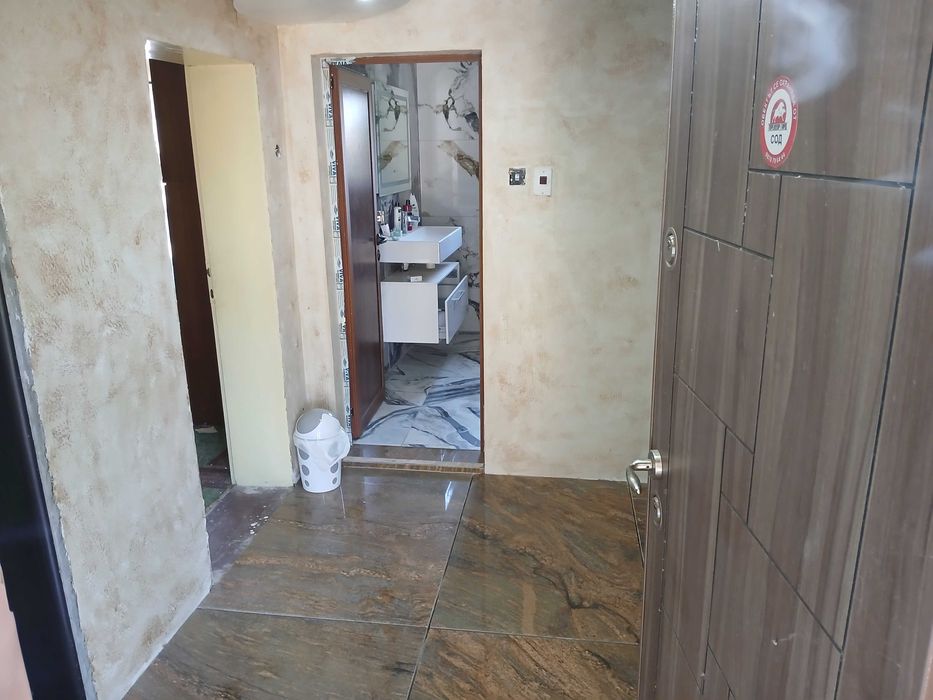 Продавам къща в село Гиген тел.за връзка 0899934142,0896418272