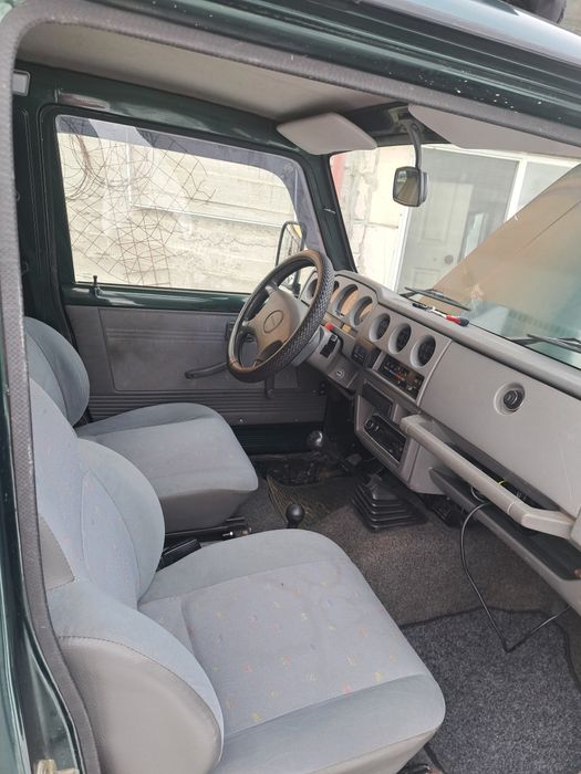 Vând Suzuki  Samurai