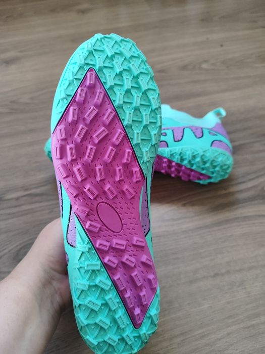 Бутсы футбольные