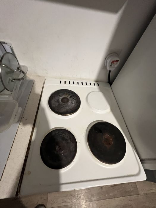 продам электрическую  плиту