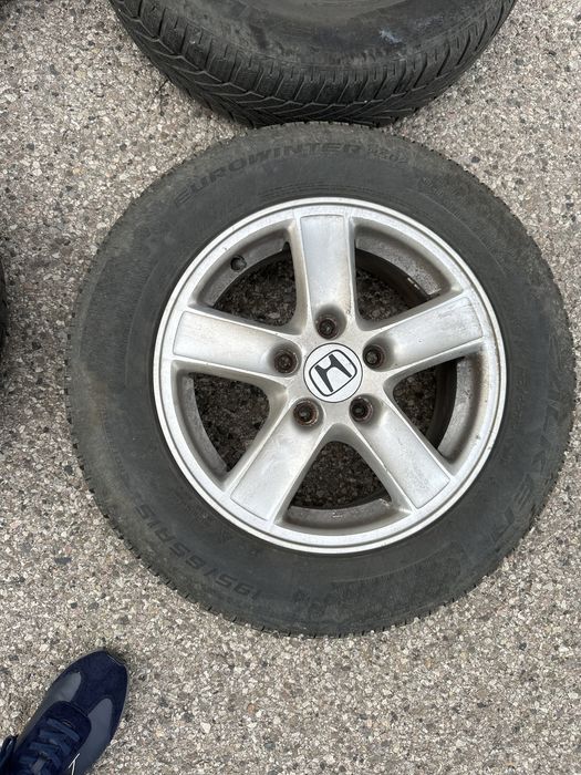 15” Алуминиеви оригинални джанти за Хонда със зимни гуми Фалкен