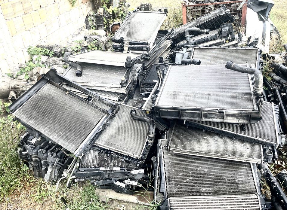 Водни и климатични радиатори за всякакви бмв-та до 2010г