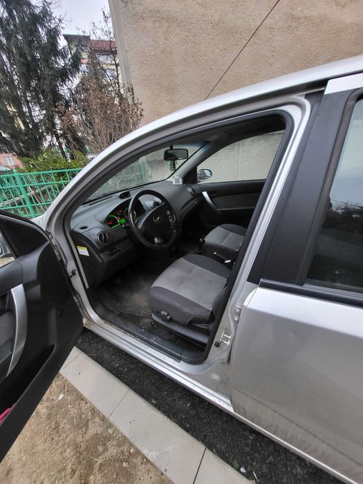 Vând Chevrolet Aveo