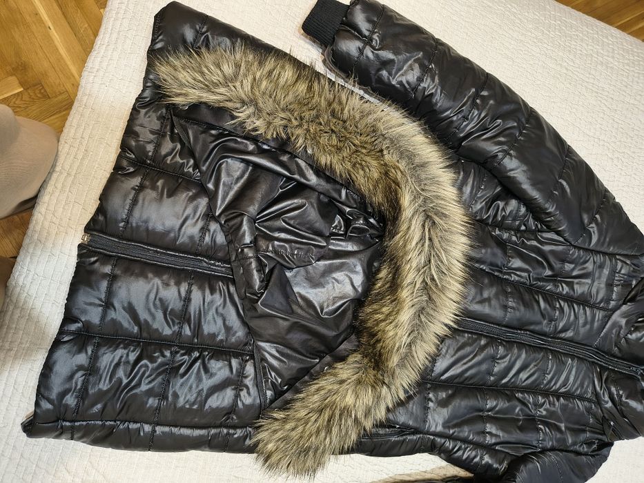 Продавам дамско яке Junona 44 размер