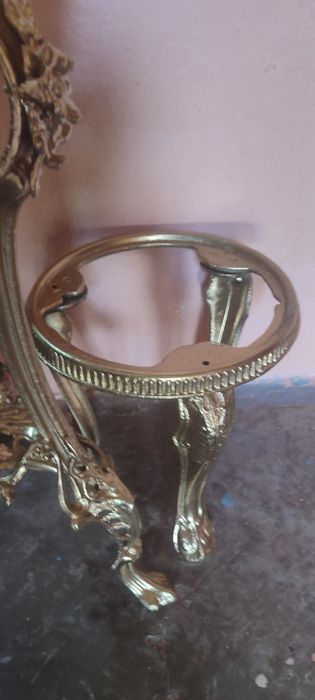 Кованные подставки для цветов