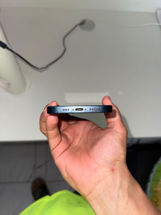 Продам Apple IPhone 13 128gb