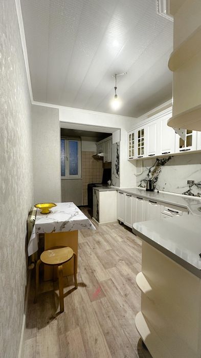 Сдается 3 комн на набережной.