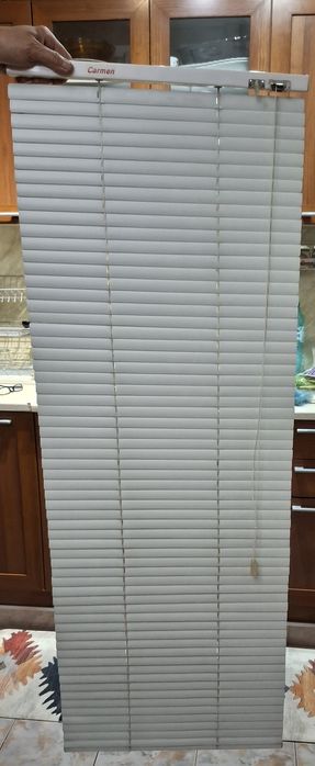 Бели алуминиеви щори