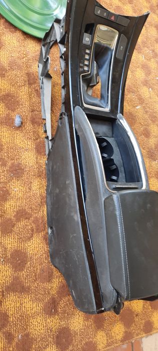 Продам бар подлокодник незнаю от какой модели машины состояние хорошое