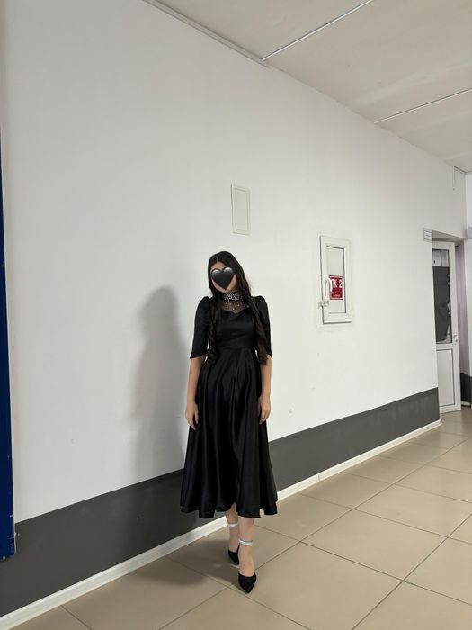 Черное платье вечернее