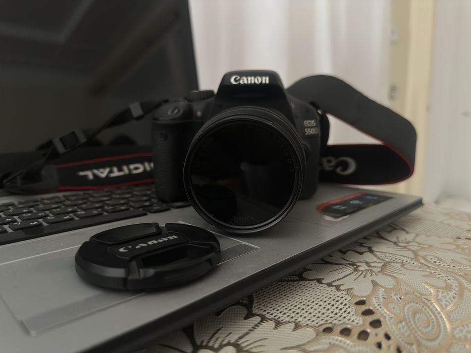 Canon Eos 550D sotiladi