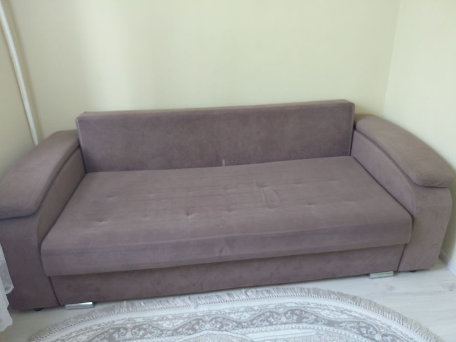 Срочно продам диван