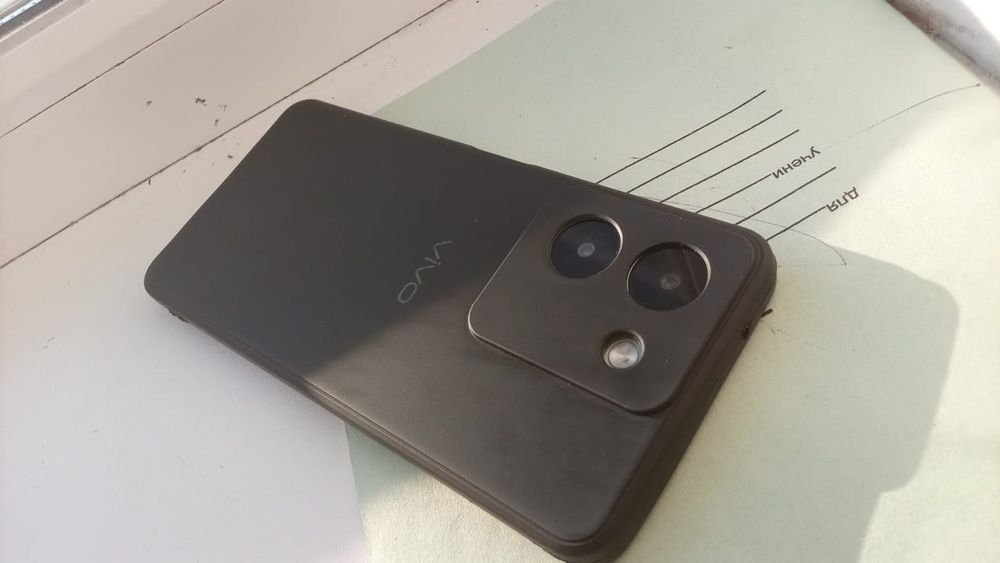 Продам Телефон 8/128 Гб смартфон трещина только