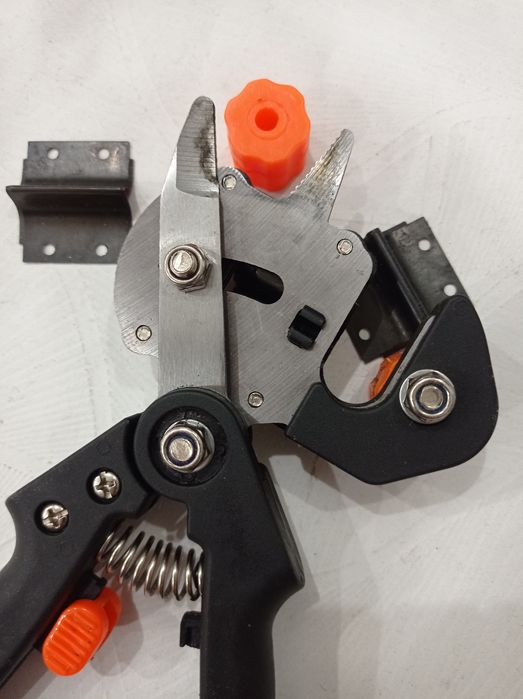 Секатор прививочный