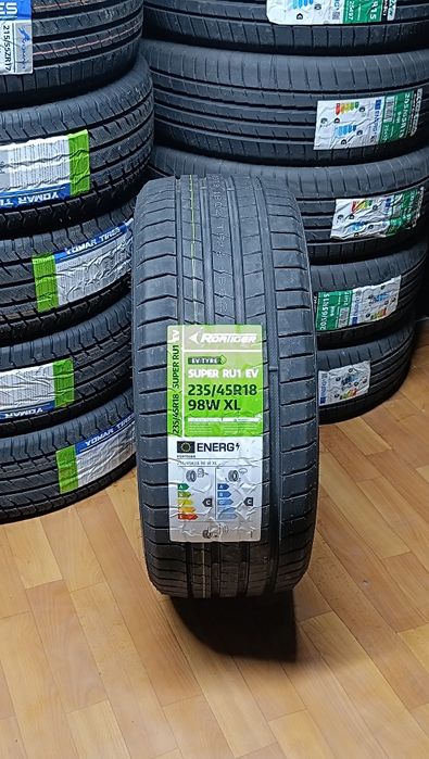 235/45R18  ROATIGER