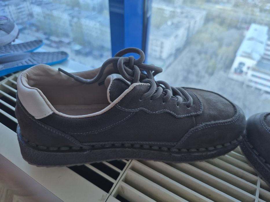 Кроссовки размер 38