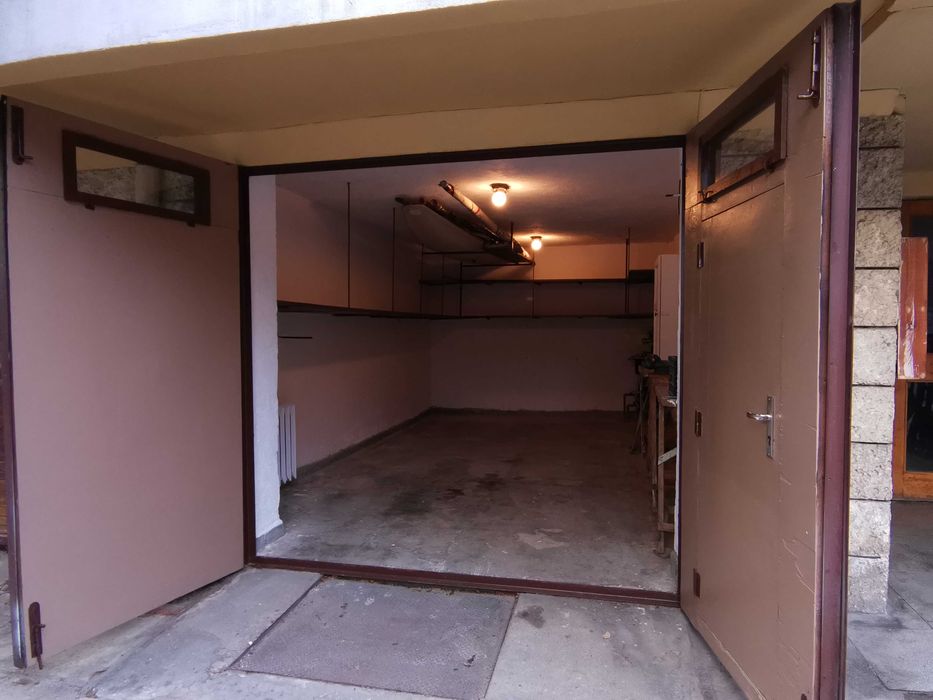 Дава се под наем Гараж / Паркомясто в София, Лозенец - 22 кв.м за 204 € - Снимка #2