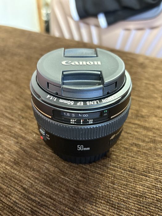 Canon EF 50mm f/1.4 USM
