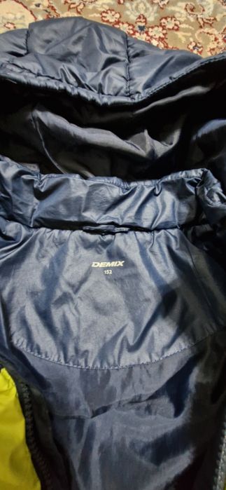 Продам куртку в хорошем состоянии.