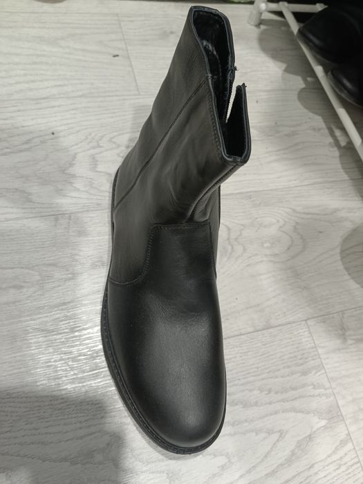 Продам кожаные сапоги