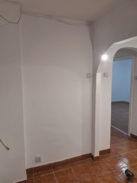 Inchiriez apartament 2 camere + living - parter - darmanesti